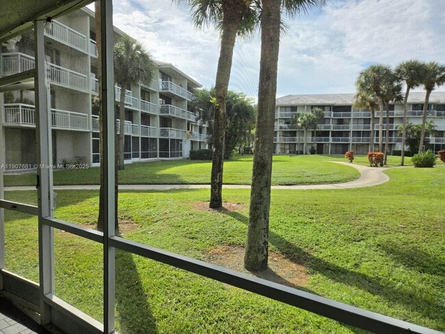 Photo - 2701 Village Blvd Unidad 102