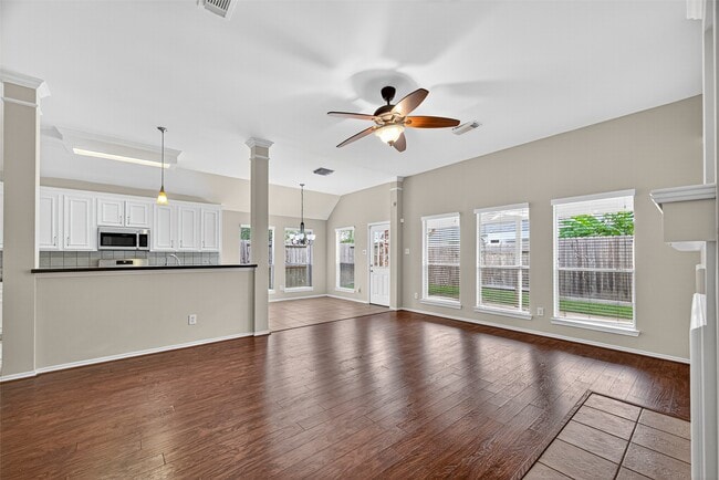 Building Photo - 3619 Parkshire Dr