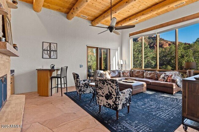 60 Painted Canyon Dr