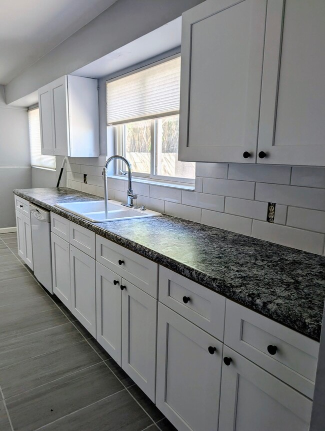 Photo - 2432 E Eastland St