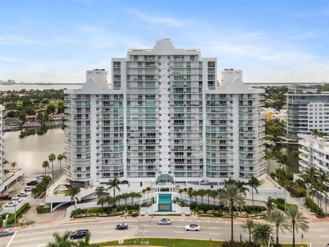 Building Photo - 5900 Collins Ave Unit 604 Rental