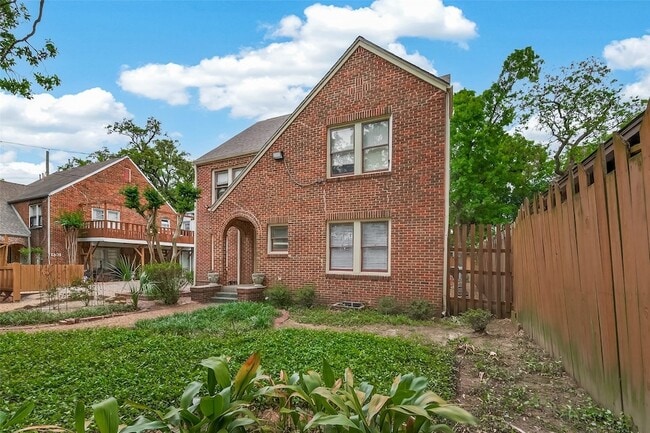 Photo - 1807 Crocker St Unit A