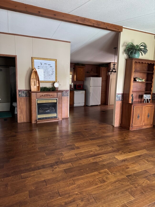 Photo - 5715 Bluebird St