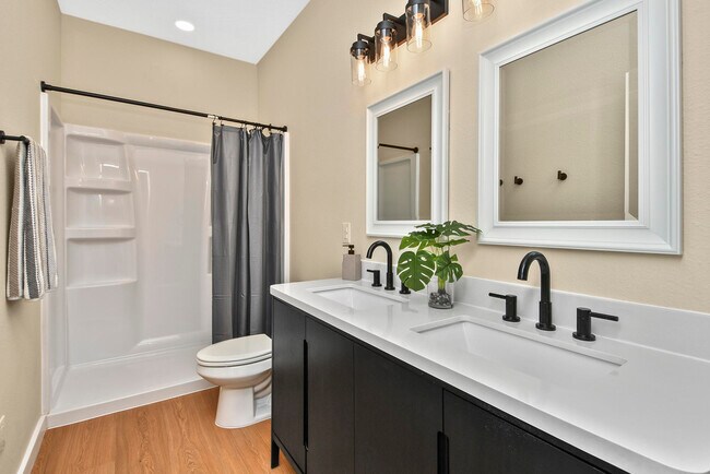 Photo - 1220 E Pacific St Unit 1a