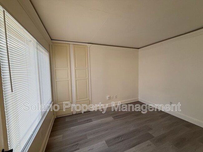 Photo - 2735 Applewood Dr