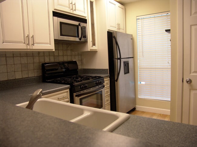 Photo - 2 Bedroom Condo in Dunwoody Plantation