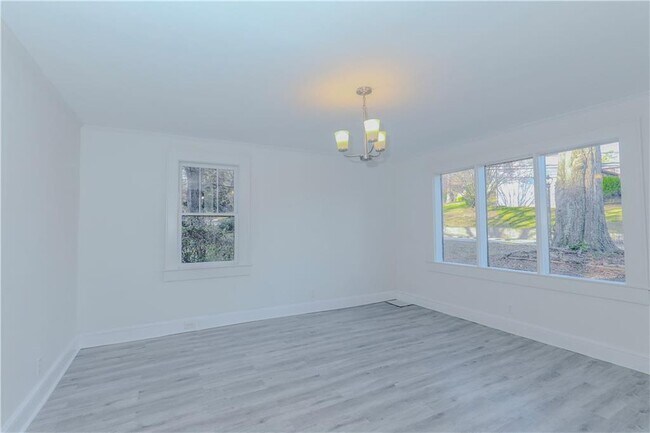 Photo - 1026 Lynhurst Dr SW