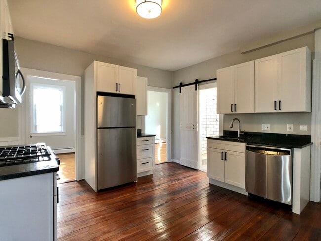 Photo - 373 Wickenden St Unit 2