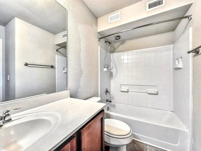 Photo - "Cozy 1-Bedroom Gem in San Marcos - Modern Comfort in 500 Sq Ft!"