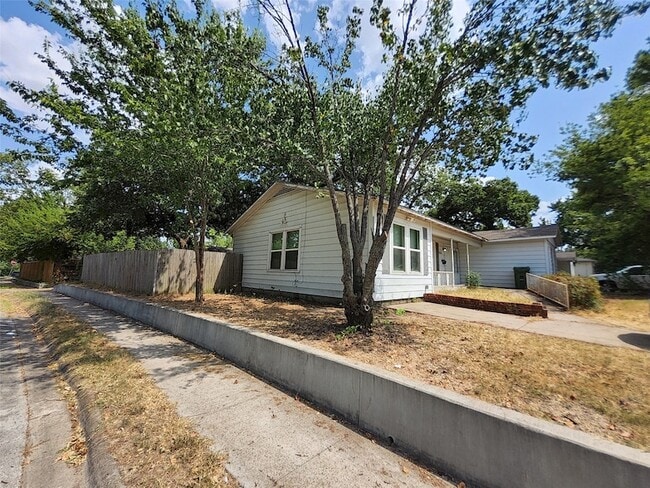 Photo - 558 Harrison Ln