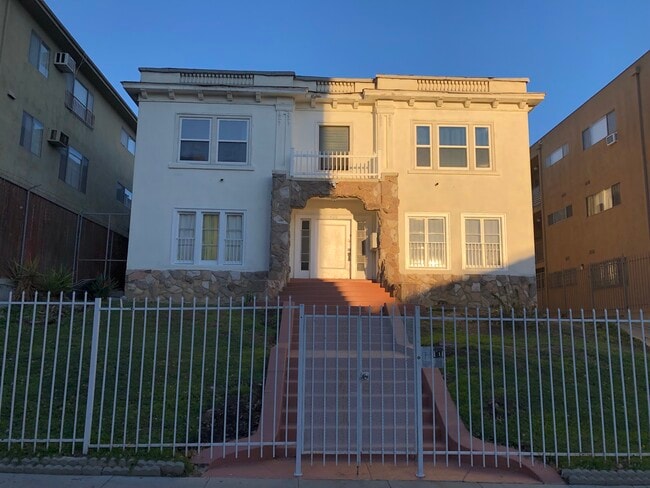 Photo - 420 S Berendo St Unit 3
