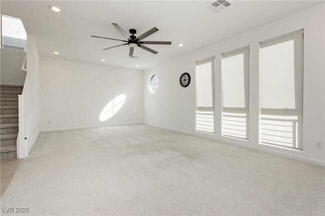 Photo - 7977 Mountain Lilac St