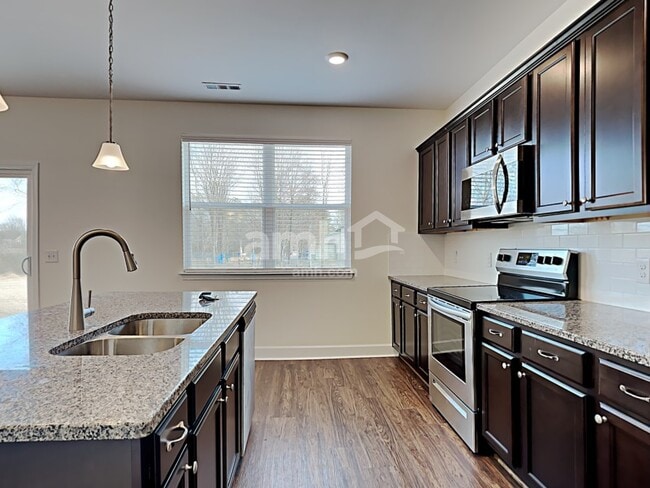 Photo - 2932 Throneberry Ln