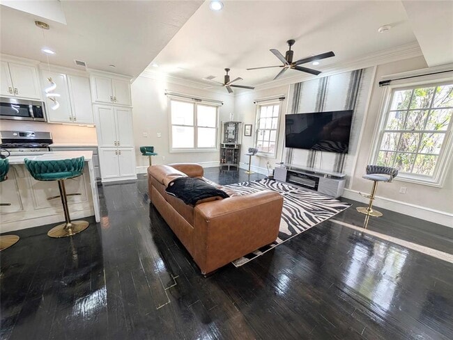 Photo - 221 N Geary Ave