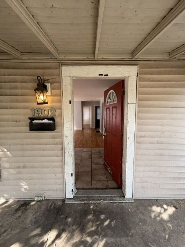 Photo - 3 Bed 1 Bath Available Now!