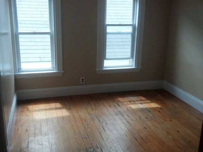 Photo - 611 Broadway
