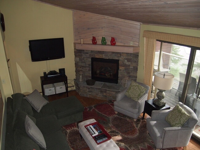 Photo - 2 Bedroom 2 bath, Hillside Whitefish Lake Condo