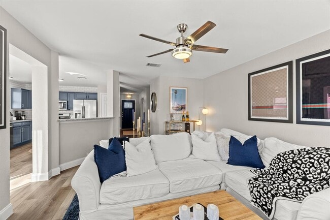 Photo - 1506 Woodstone S