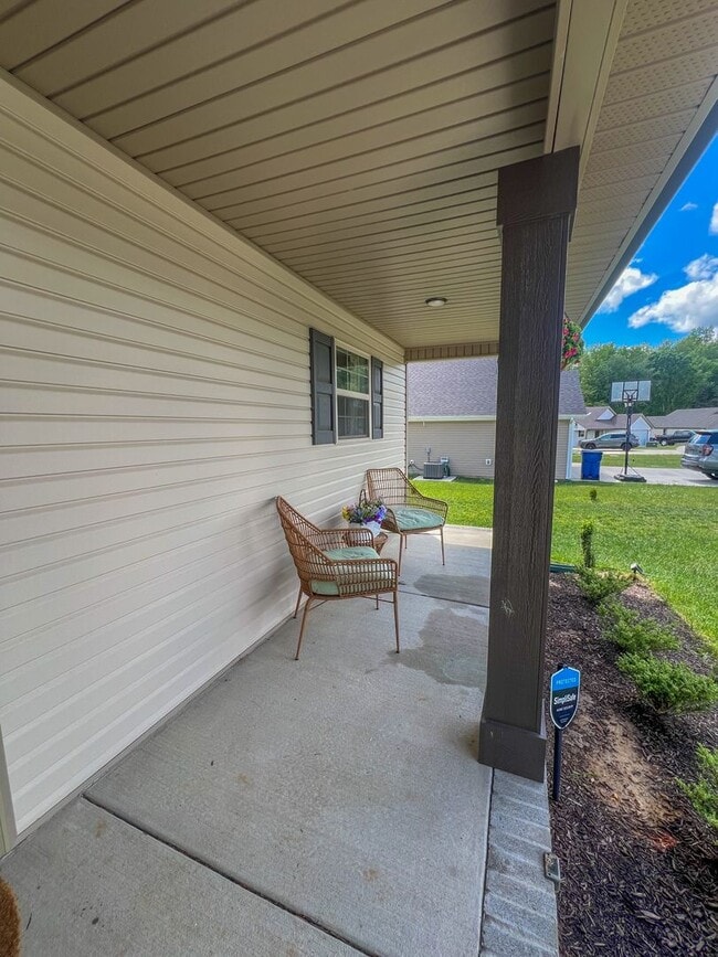 702 Gleason Dr