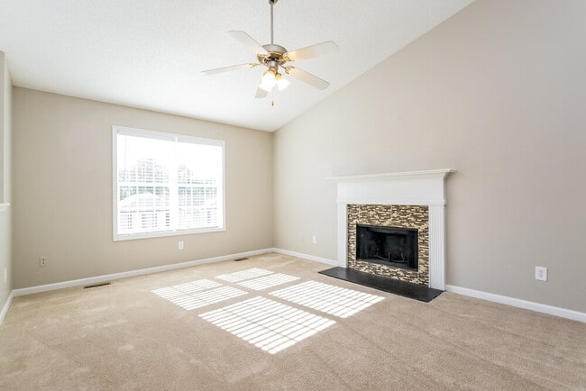 Photo - 111 Hunter Pl