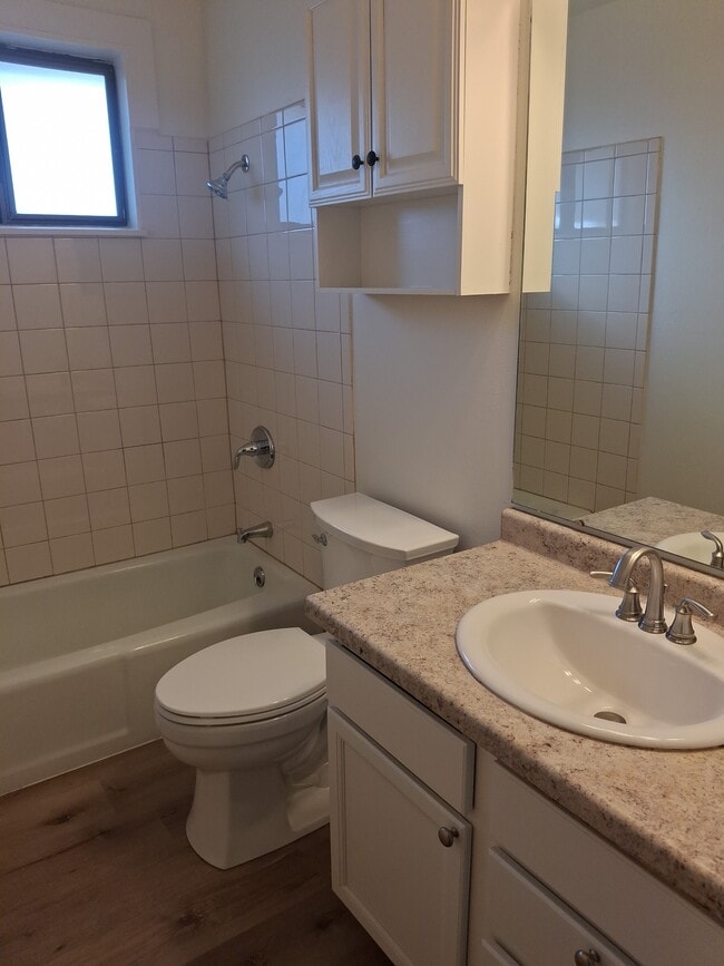 Photo - 402 N 19th Ave