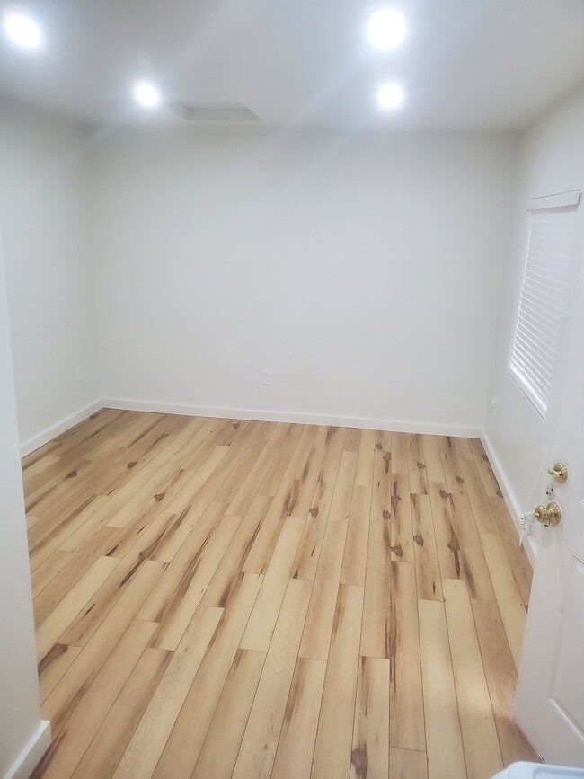 Photo - 5409 S Warner St Unit #2