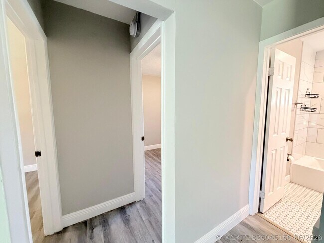 809 2nd St Unit 2