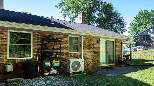 Photo - 907 Rhue Haus Ln