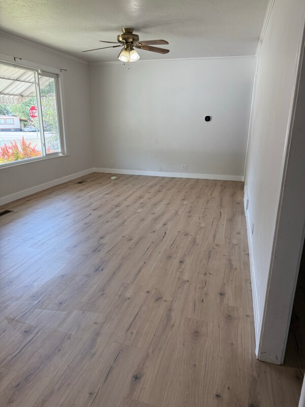 Photo - 25 Maple Ln S