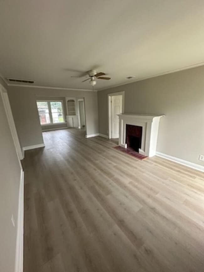 Photo - 701 Whittington St