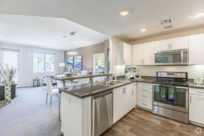 2Br, 2BA - 1,112SF