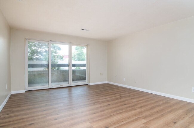 Photo - 150 Elm St Unidad 1