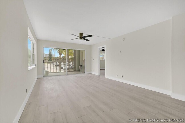 Photo - 3201 NE 8th St Unit 206