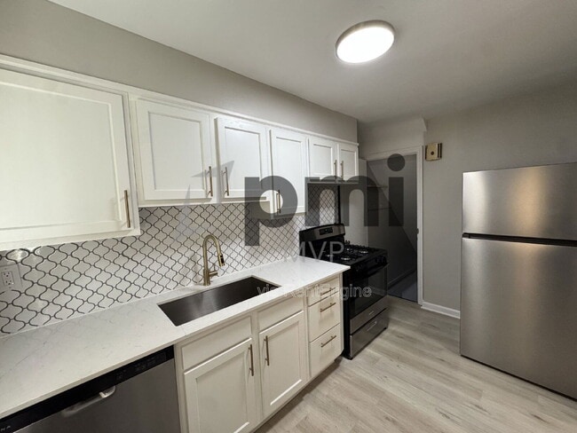 Photo - 2135 Ridgeview Rd