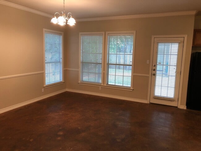 504 W N Loop Blvd Unit A