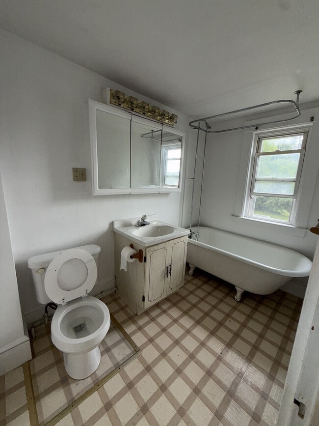 Photo - 372 Madison Ave Unit 3