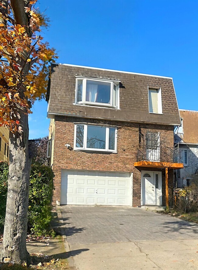 Building Photo - 367 Mercer Loop Unit 2