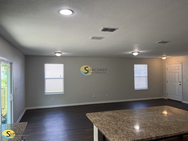 Photo - 7118 Plymouth Grove Ct