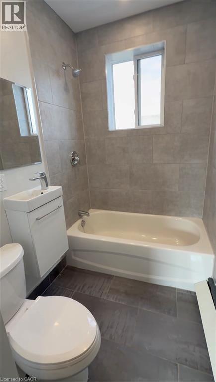 Photo - 245 Mohawk Rd E Unité 6