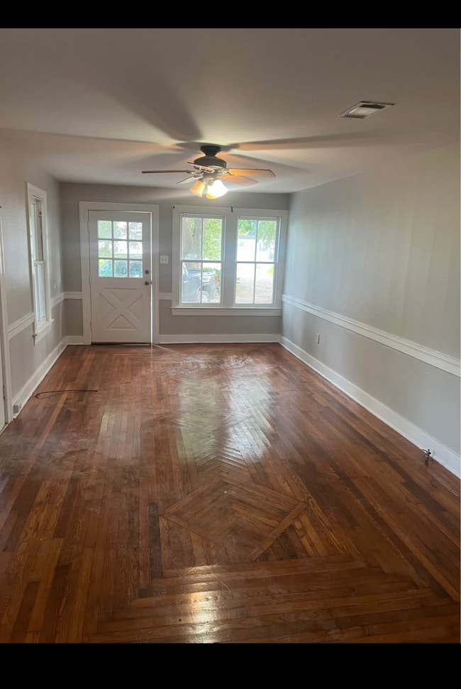 Photo - 5519 Lavey Ln