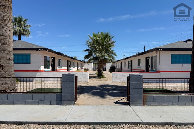 Photo - 2Bed/1Bath Updated Apartment at McDowell Rd/16th St! Ready for Immediate Move-In! - CARPORT!