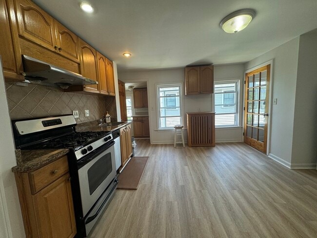 Building Photo - 99 Union St Unit 99 Rental