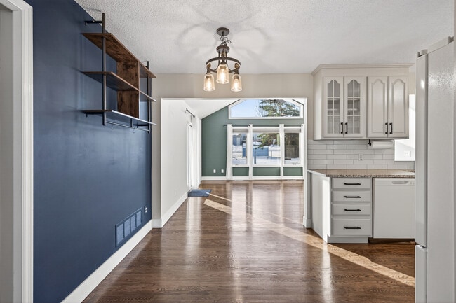 Photo - 15348 Drexel Way