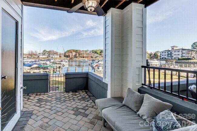 Photo - 18695 Vineyard Point Ln