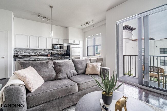 Building Photo - 440 NE 4th Ave