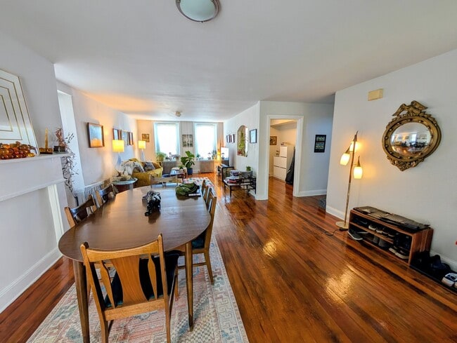 Photo - 154 Gay St
