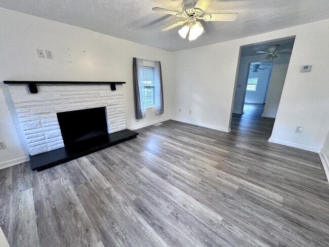 4406 Grand Central Ave