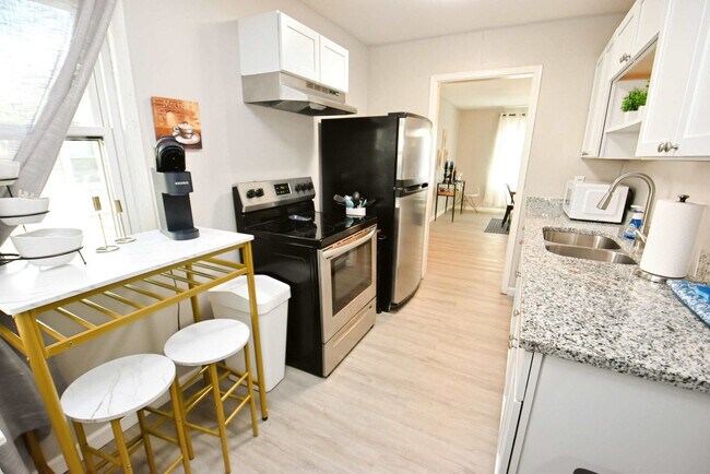 Photo - 815 N Twyckenham Dr Unit ID1037675P