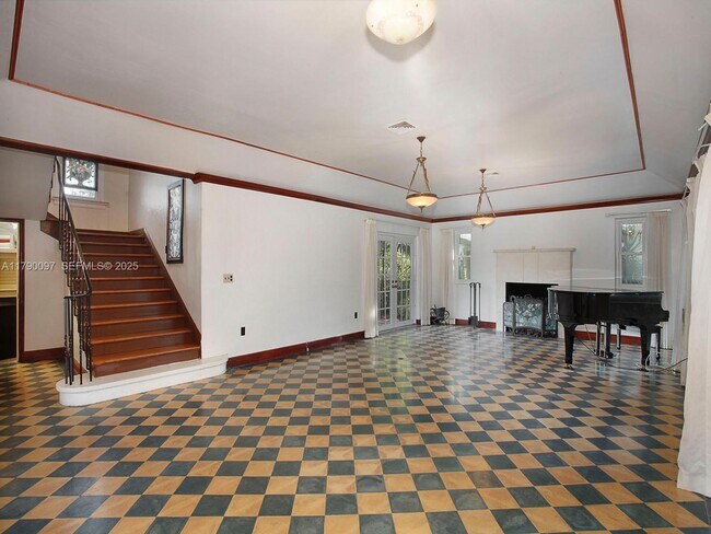 Photo - 339 NE 96th St