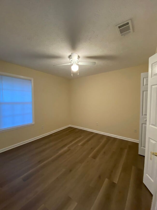 Photo - 2 Bdr/2bath townhome, great location!